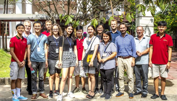 Die Klasse 12 de Deutschen Schule Chiang Mai besucht IGS-HCMC