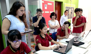 InterTech 2017: Schüler zeigen am Laptop ihre Medienkompetenz